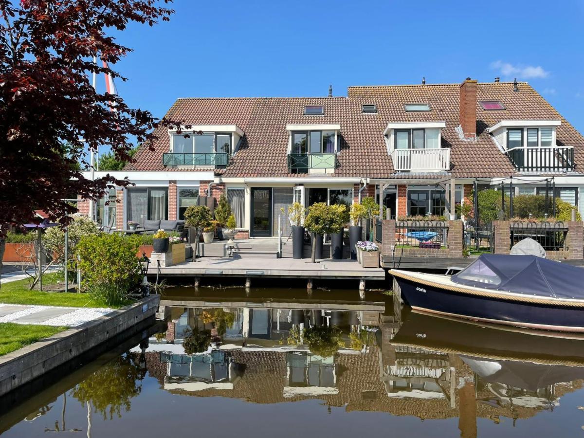 Guesthouse Bednboot Met Terras Aan Het Water Rijpwetering Exterior foto