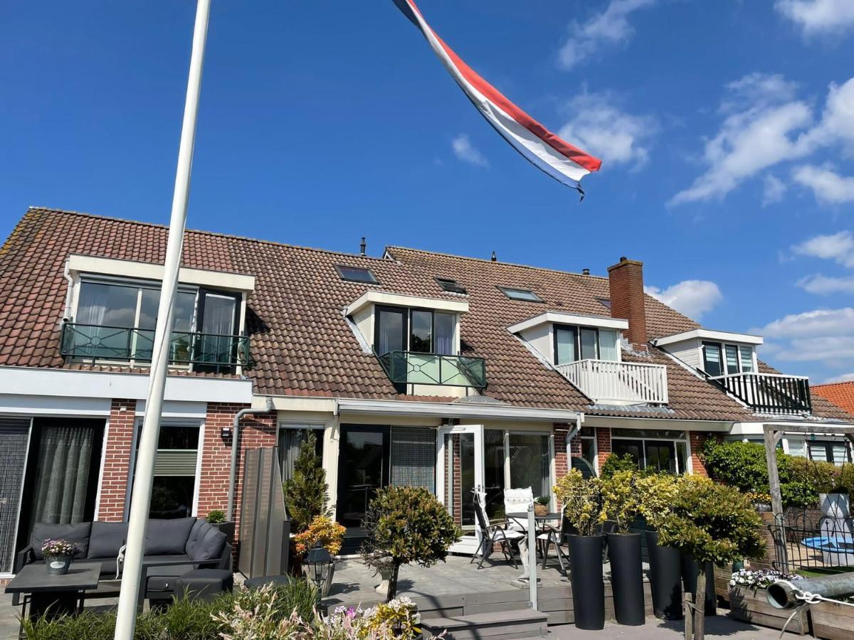 Guesthouse Bednboot Met Terras Aan Het Water Rijpwetering Exterior foto