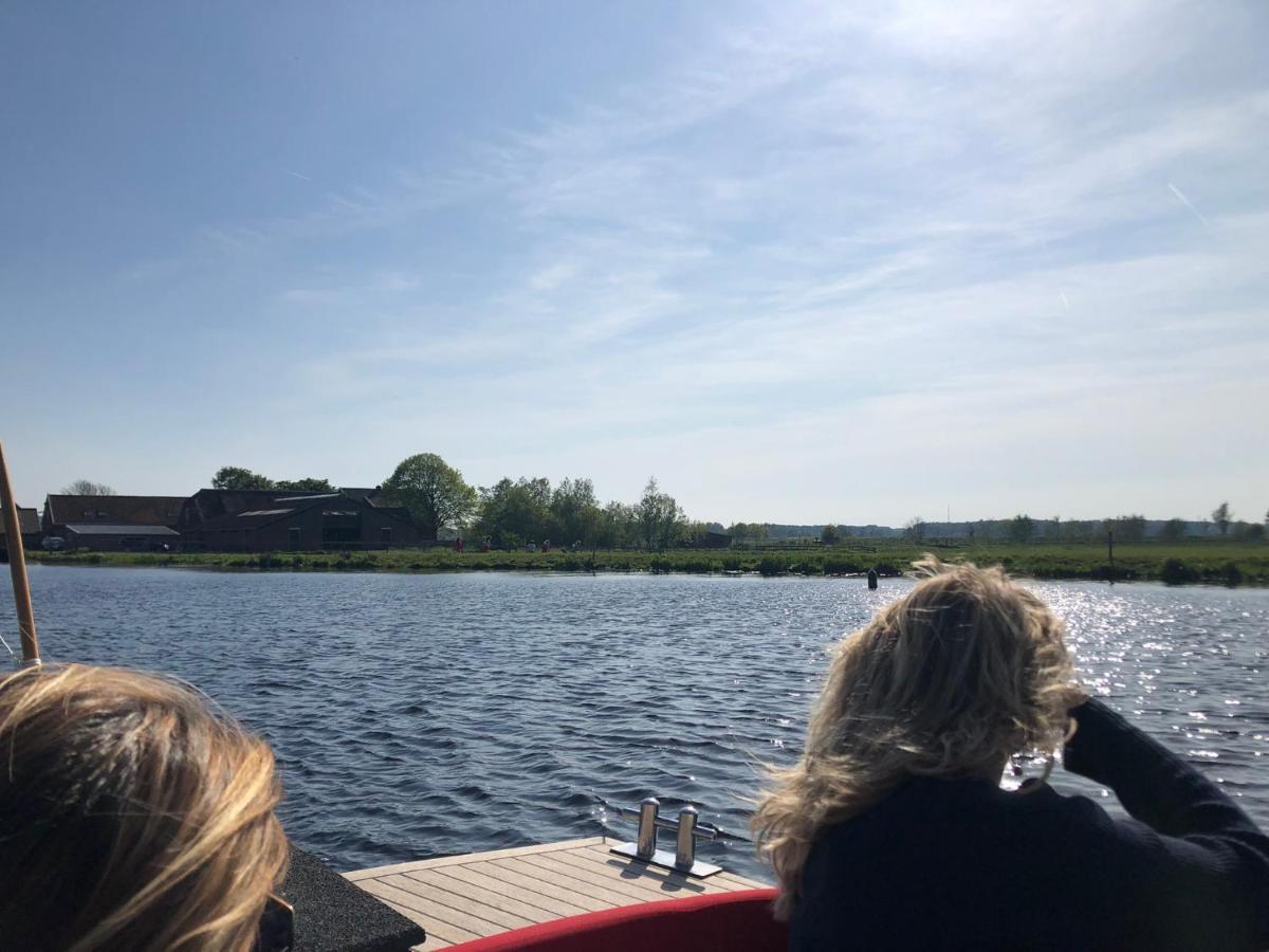 Guesthouse Bednboot Met Terras Aan Het Water Rijpwetering Exterior foto