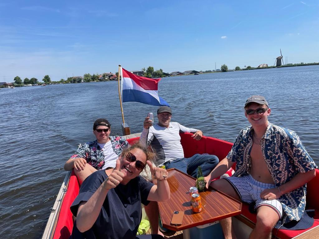Guesthouse Bednboot Met Terras Aan Het Water Rijpwetering Exterior foto