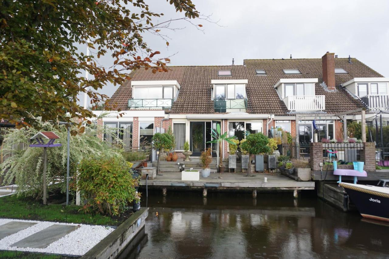 Guesthouse Bednboot Met Terras Aan Het Water Rijpwetering Exterior foto