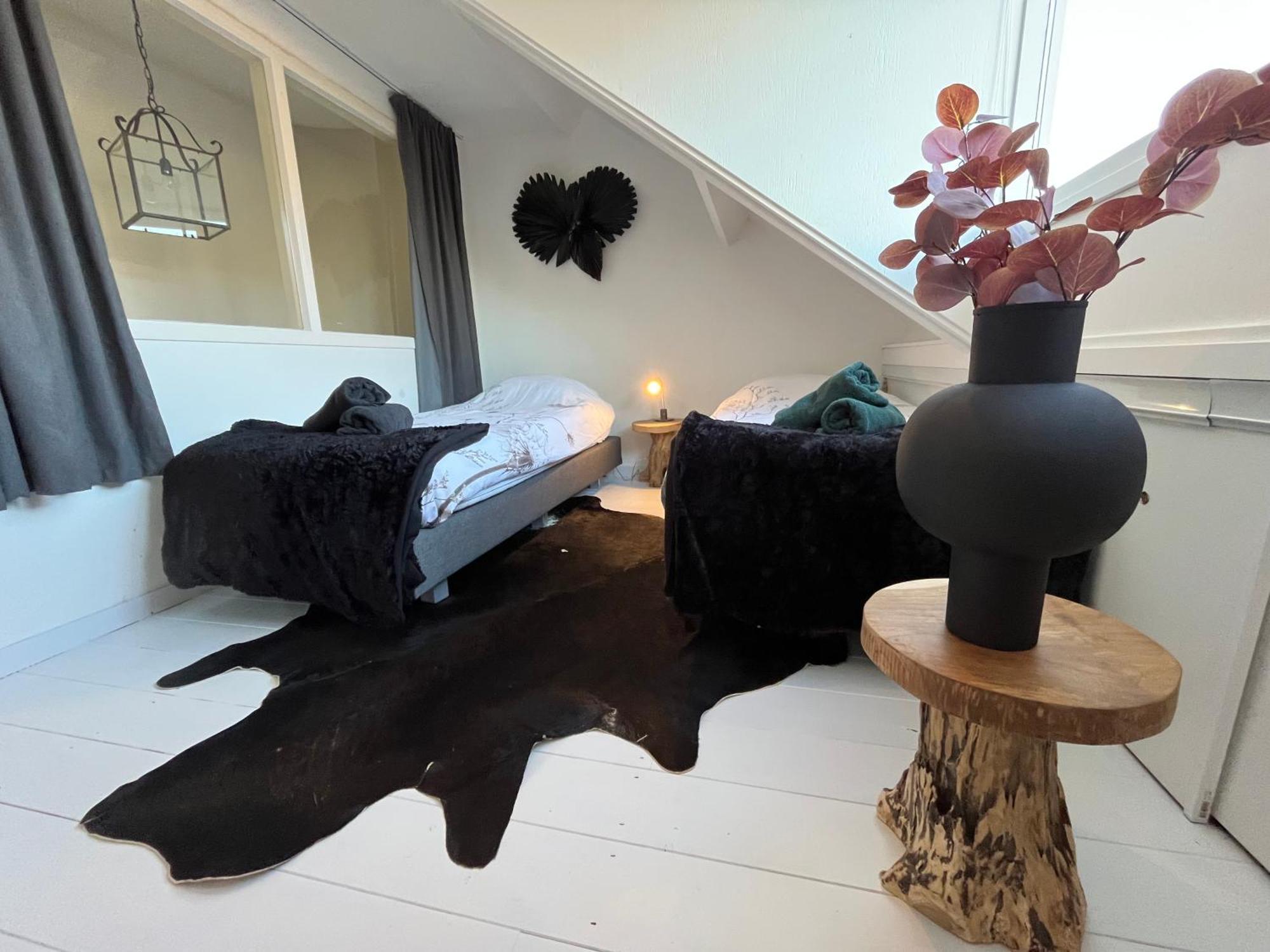 Guesthouse Bednboot Met Terras Aan Het Water Rijpwetering Exterior foto