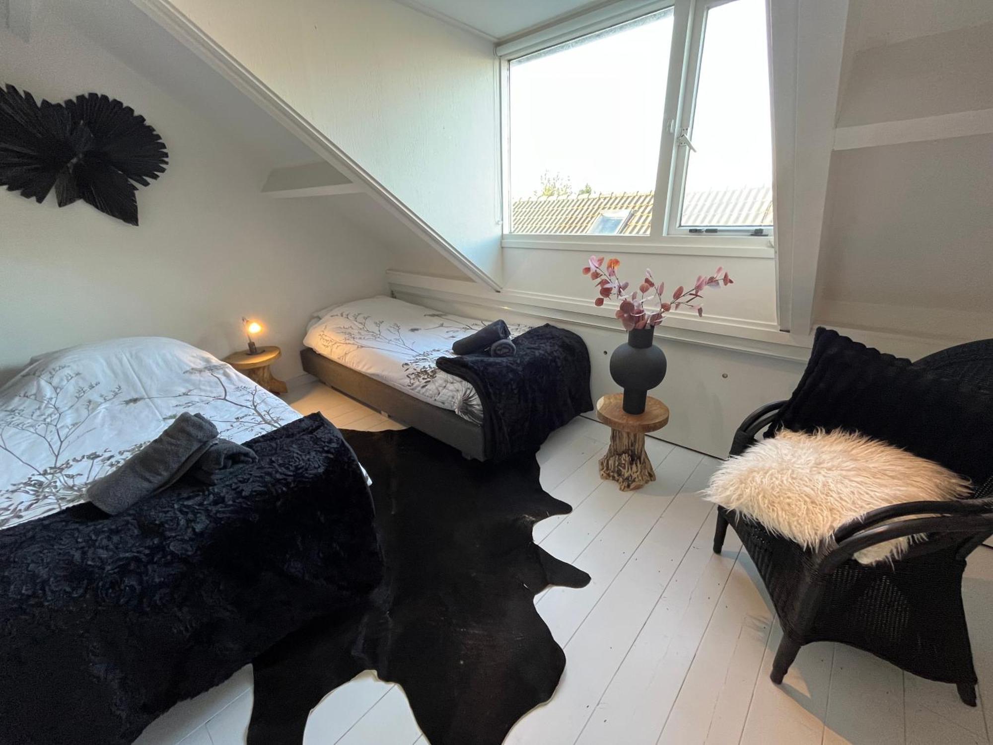 Guesthouse Bednboot Met Terras Aan Het Water Rijpwetering Exterior foto